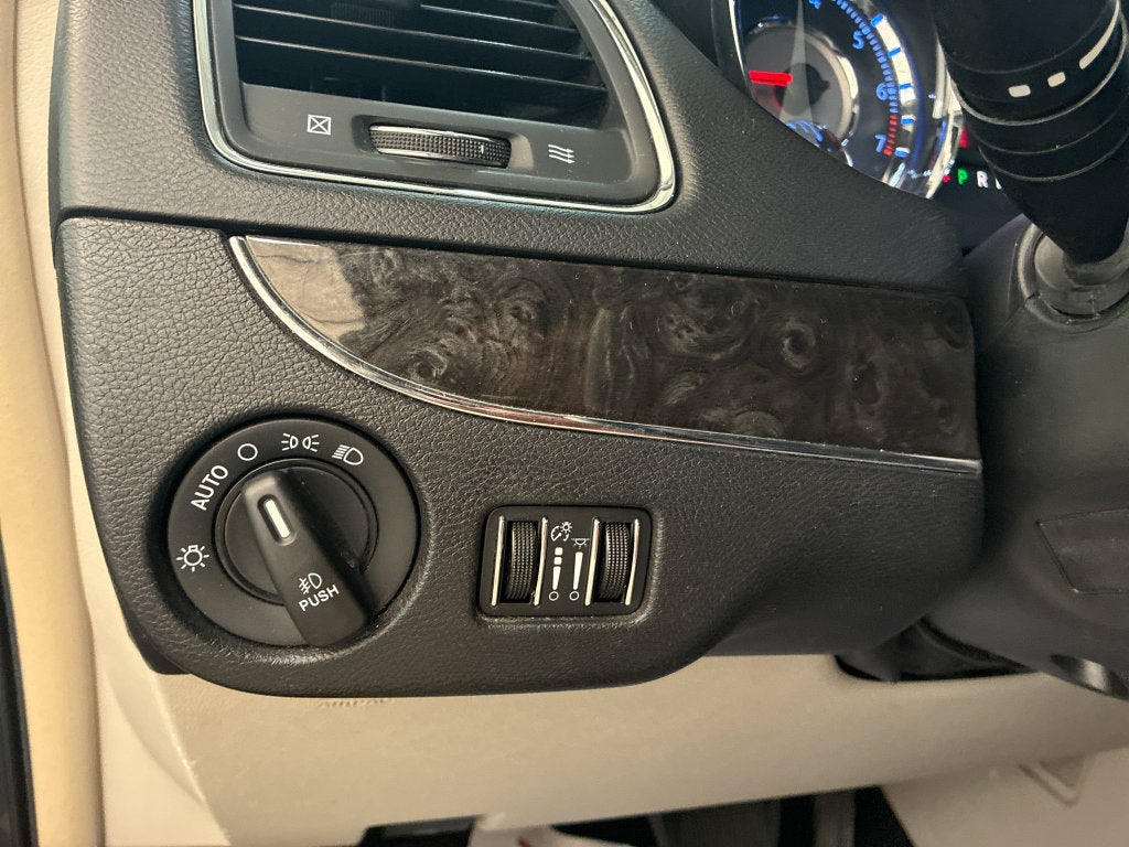 2014 Chrysler Town & Country Touring