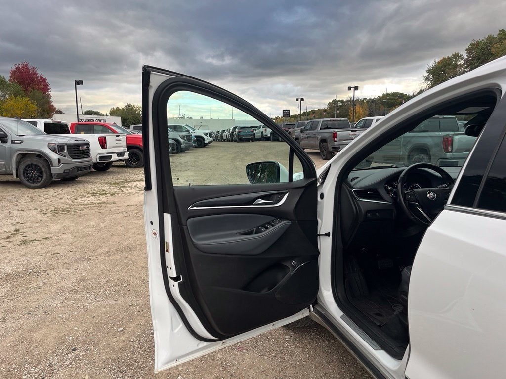 2022 Buick Enclave Essence