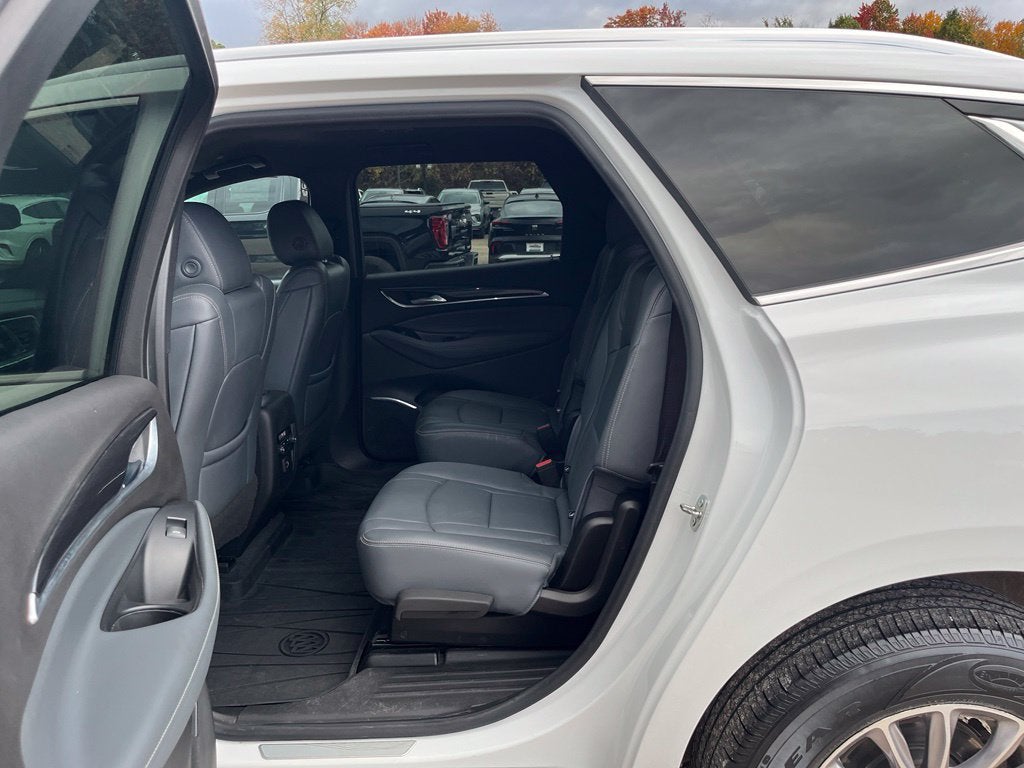 2022 Buick Enclave Essence