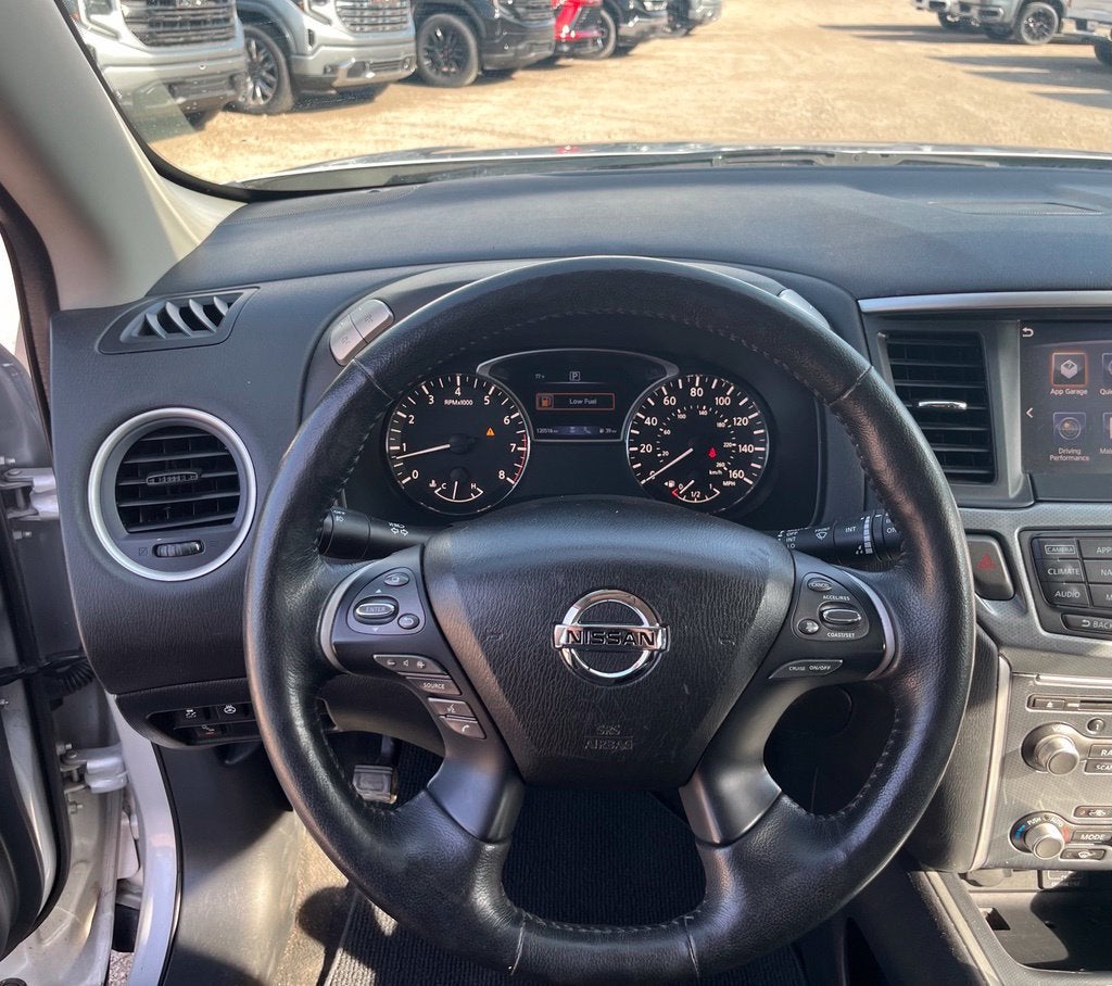 2020 Nissan Pathfinder SL