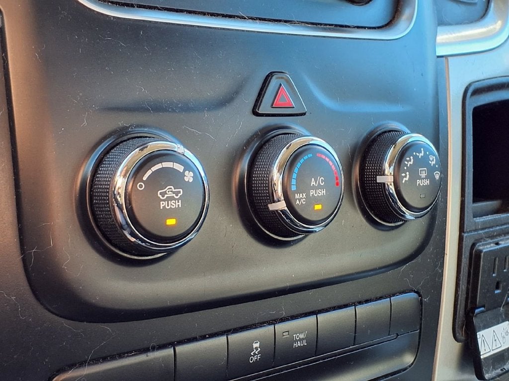 2013 RAM 1500 SLT