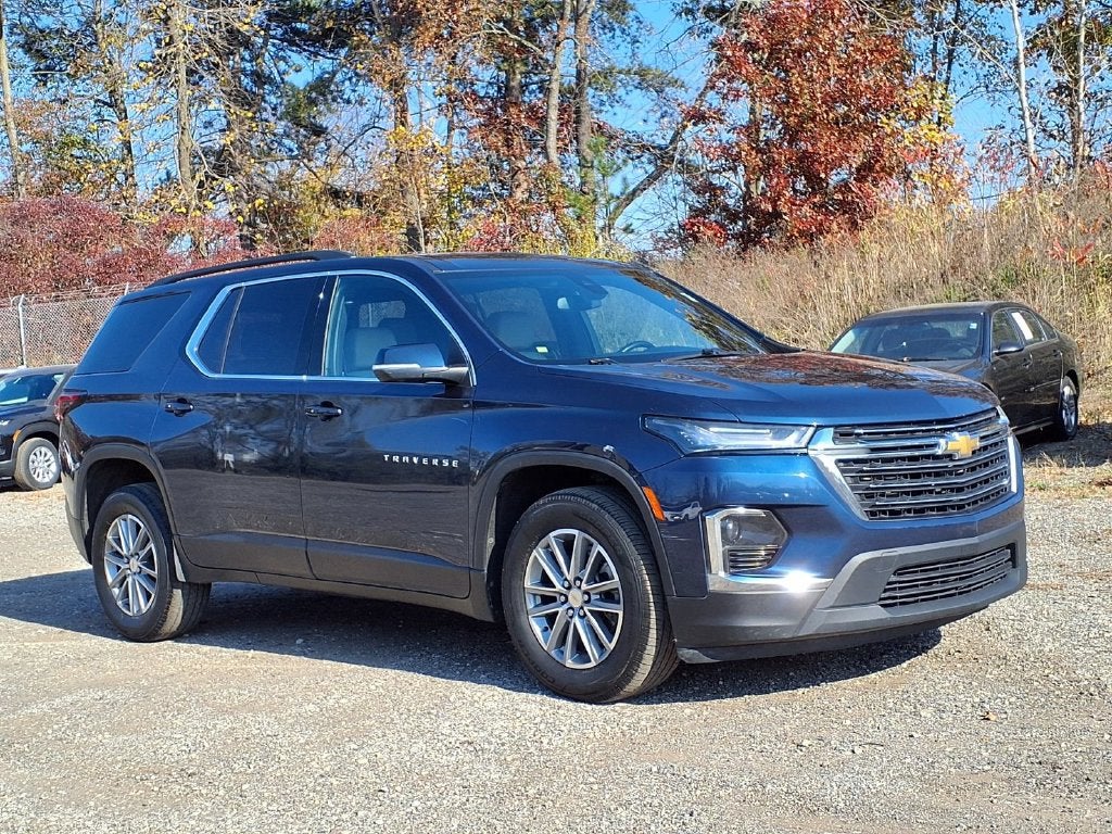 2023 Chevrolet Traverse LT Leather